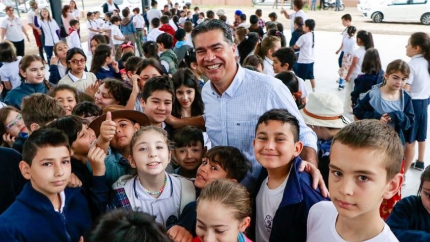 Infraestructura educativa: habilitaron las obras del playón cubierto de la escuela n°2 de Resistencia