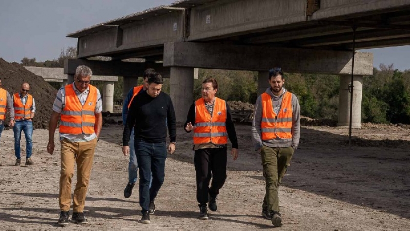 Comenzó el hormigonado de losas en el nuevo puente sobre Paso El Cinto