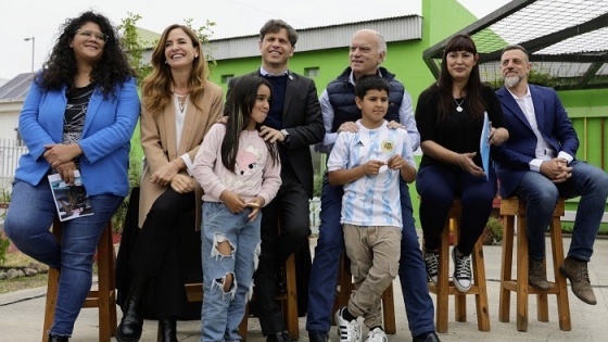 Kicillof firmó convenios para avanzar con la integración social y urbana de Villa Porá y barrio Acuba