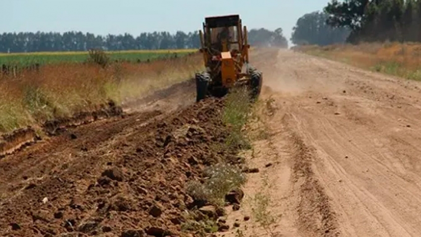Kicillof anunció un plan de obras para mejorar más de 1500 kilómetros de caminos rurales