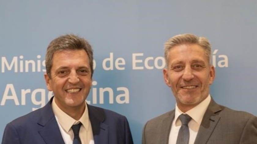 Arcioni celebró las medidas anunciadas por Sergio Massa para el sector petrolero