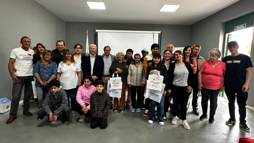 Seis familias de Hilario Lagos recibieron las llaves de sus viviendas