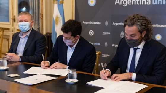 Firman un acuerdo con ARSAT para conectar centros fronterizos: “Impulsará el crecimiento de economías regionales