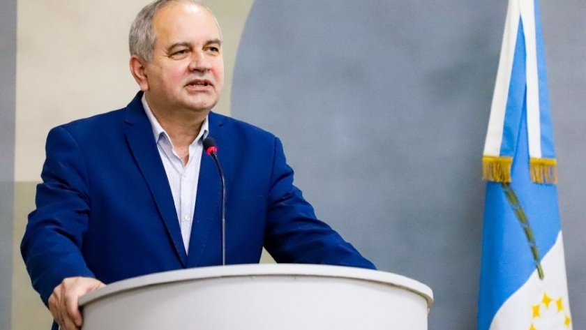 El ministro Gómez informó que se incorporaron 11 nuevos médicos al sistema público de salud