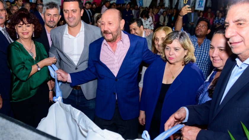 El gobernador formoseño inauguró obras de pavimentación, iluminación y desagües en barrios capitalinos