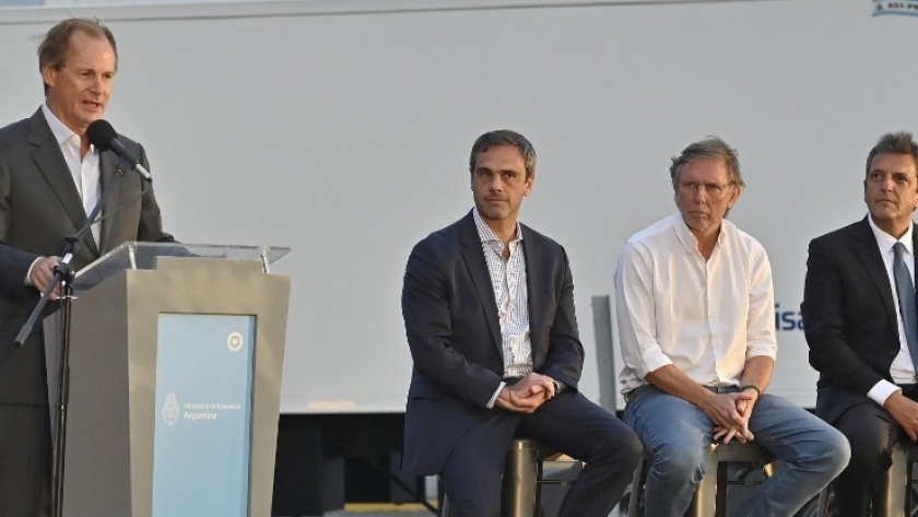 El detalle de los aportes y el financiamiento para impulsar la producción que entregaron Bordet y Massa
