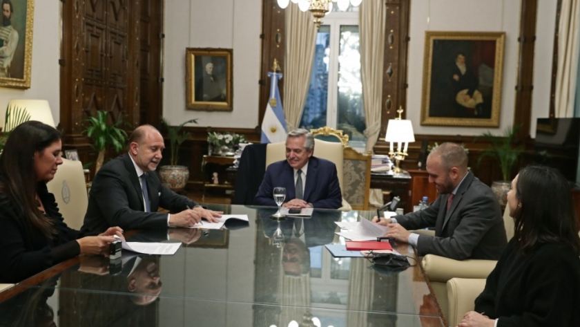 Provincia y nación firmaron los convenios para regularizar la deuda de coparticipación