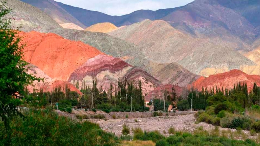 En Humahuaca se disfruta de la naturaleza y del vino
