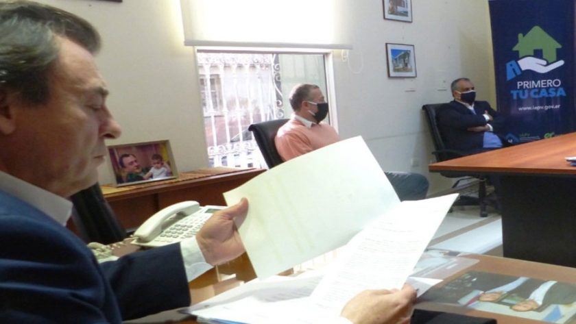 El gobierno dialogó sobre el avance de las obras con la Cámara de la Construcción