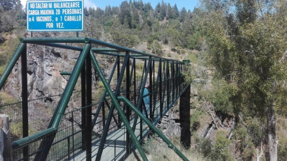 <El gobierno de la provincia reacondicionó una pasarela a más de 20 metros de altura en Carrenleufú