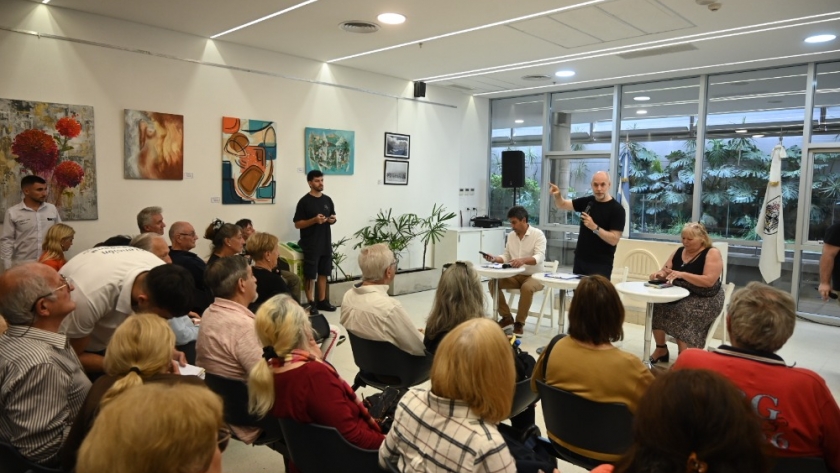 Rodríguez Larreta dialogó con vecinos de Villa Urquiza