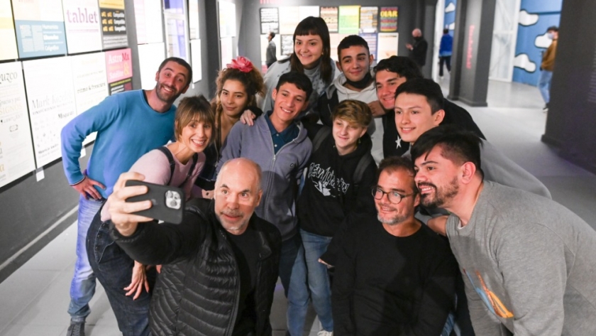 Rodríguez Larreta recorrió la Bienal de Arte Joven