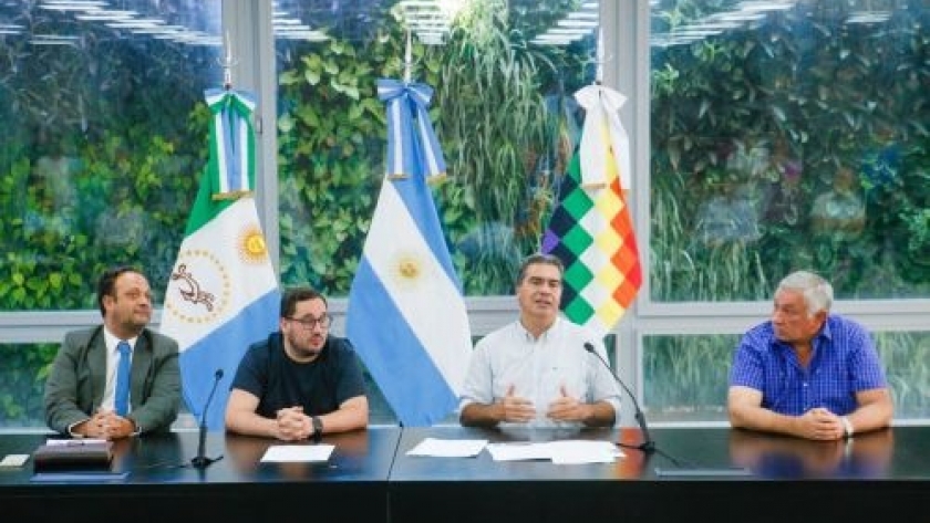 Electrificación rural: Capitanich abrió los sobres de licitación para 51 nuevas conexiones en Charadai