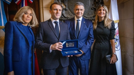 Jorge Macri le entregó la Llave de la Ciudad al presidente de Francia, Emmanuel Macron