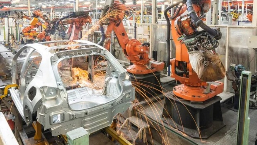 Impuesto al lujo: el Gobierno aumenta la base mínima imponible para los autos