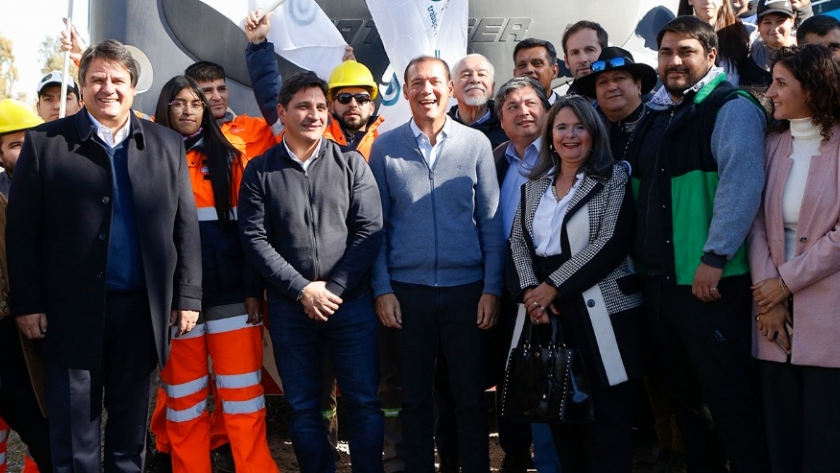 Gutiérrez participó de la inauguración de nuevos apeaderos