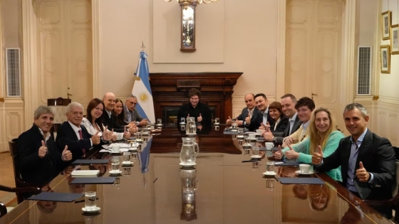 Milei reunió a su Gabinete en Casa Rosada antes del debate en el Senado y mantiene el pulso con los gobernadores