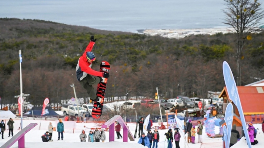 Tierra del Fuego celebró el invierno y las tradiciones en la bajada con antorchas del Glaciar Martial
