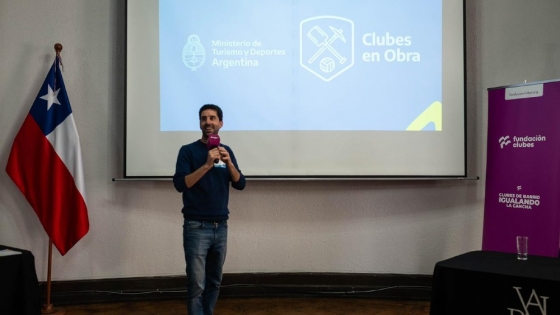 El programa Clubes en Obra, expuesto en Chile