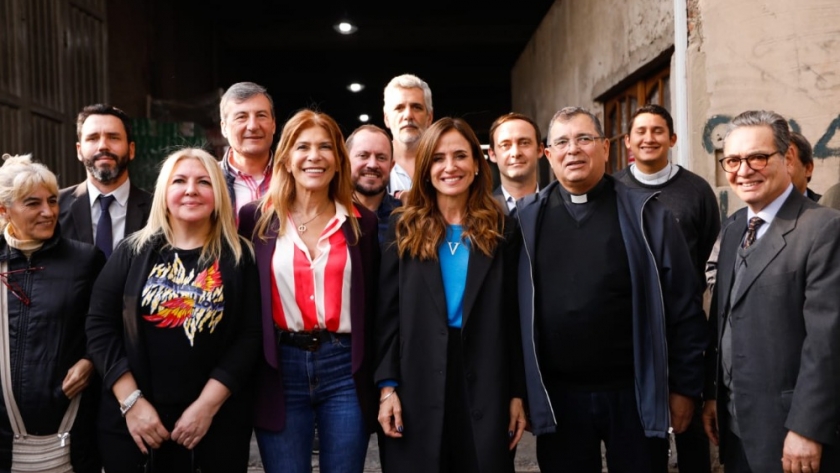 Entregamos a Cáritas Argentina 56 mil kilos de indumentaria provenientes de delitos aduaneros
