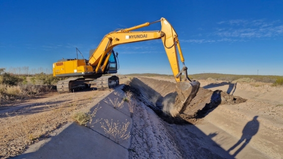 Avanzan las tareas de limpieza en canales de riego para abastecer 8 mil hectáreas productivas