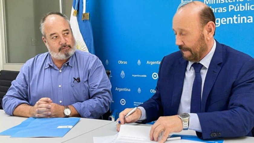El gobernador Insfrán y el secretario de Obras Públicas de Nación firmaron el financiamiento para tres importantes obras
