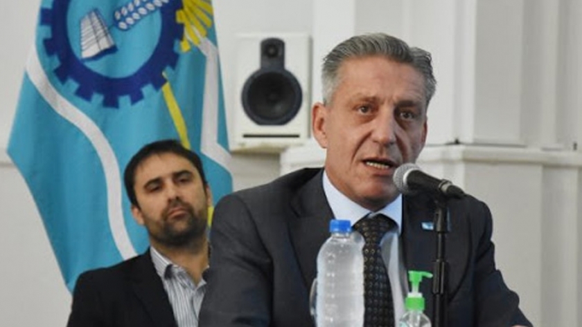 Chubut: el DNU adhiere al de Nación, incorpora actividades acordadas entre Arcioni y los intendentes y se mantienen restricciones a la circulación