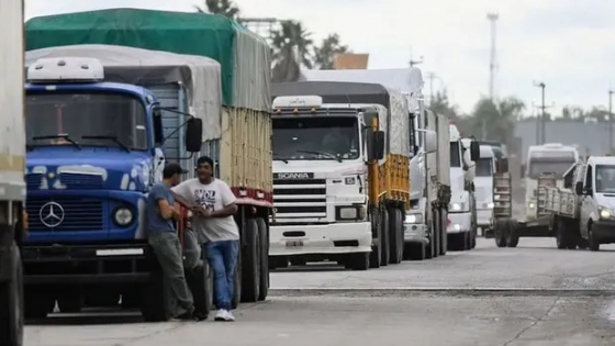 Reclaman respuestas urgentes para los camioneros que transitan rutas destruidas y viven la inseguridad en el ingreso de los puertos