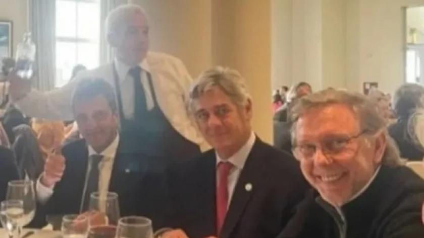 Abrazos virales en La Rural: la respuesta de Pino y el cruce que se dio en el almuerzo con Massa