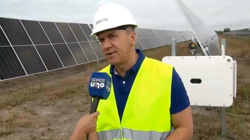 Villa Ángela: El gobernador zdero supervisó la obra de un nuevo complejo solar en la provincia