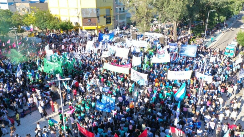 Masiva convocatoria al paro de la CGT en Formosa en rechazo de la Ley Ómnibus del Gobierno Nacional