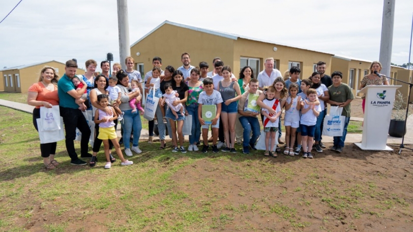 General Campos: ocho familias recibieron su vivienda del Plan “Mi Casa 1”