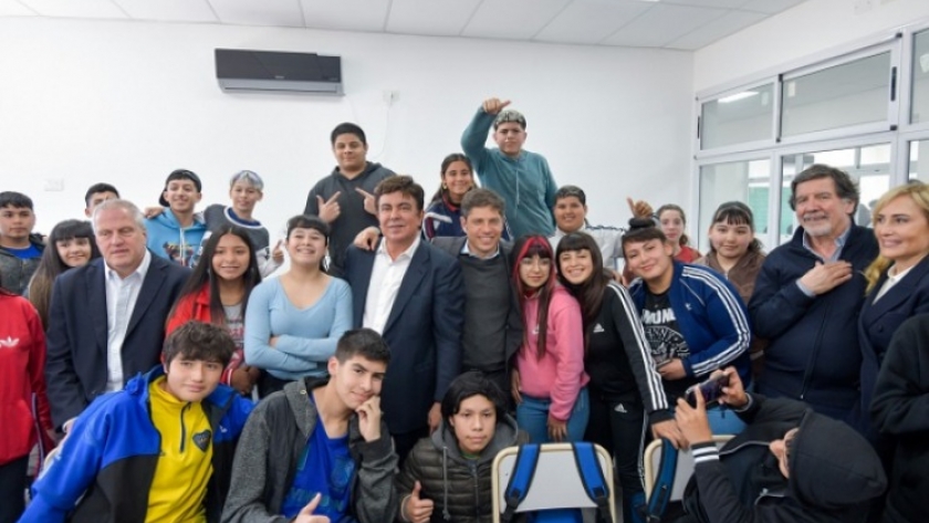 Kicillof recorrió el nuevo edificio de la Escuela Secundaria N°68