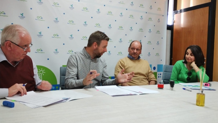Se firmaron los primeros convenios para bombeo solar y agua potable en La Pampa