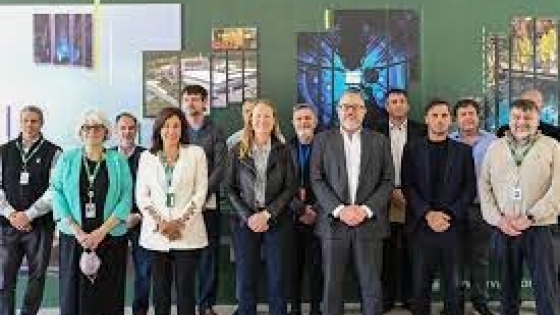 Kulfas visitó el Centro Atómico Bariloche y el INVAP con la CEO de Fortescue