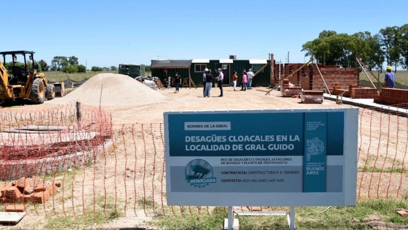 Se reinició la obra de desagües cloacales en General Guido