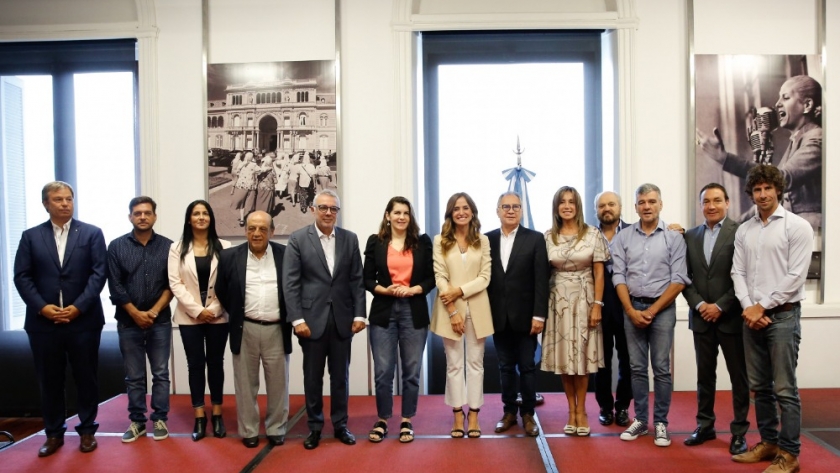 Tolosa Paz presentó el programa MejorAr Tu Hogar