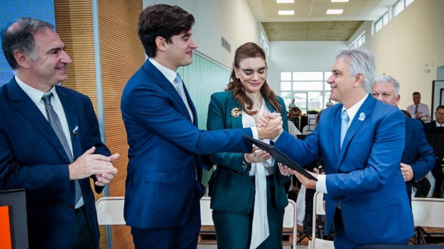 Llaryora activa una gira con obras y anuncios en el sur cordobés