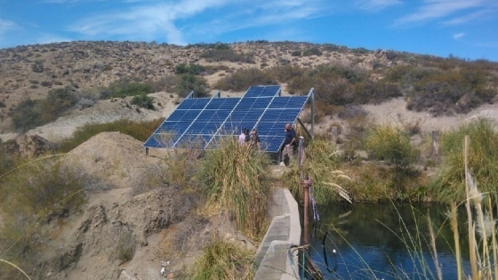 Mejoran el sistema de bombeo de agua potable en Pilquiniyeu del Limay con energías limpias