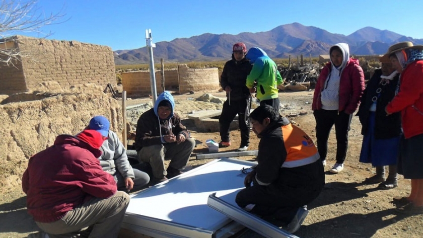 Capacitaron a referentes de la Red de Atacama para el manejo de una bomba solar
