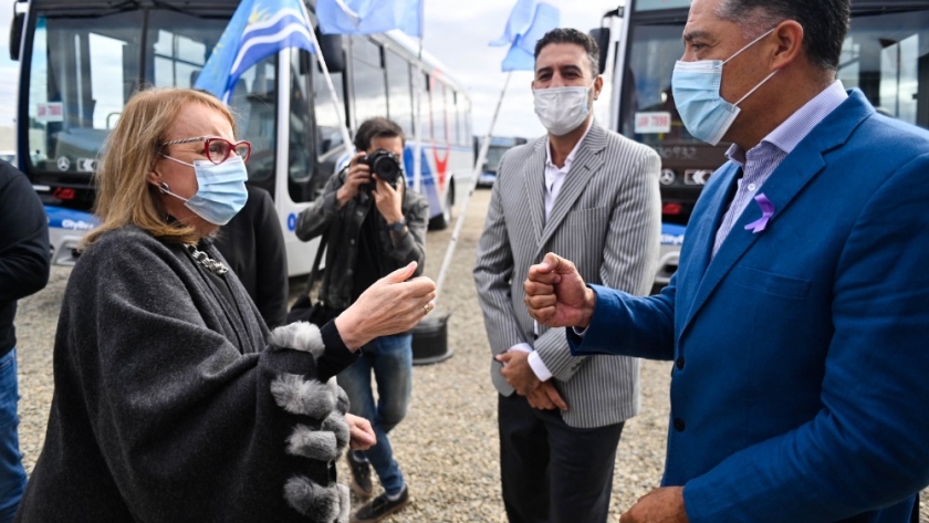 Alicia acompañó la presentación de las unidades de transporte público en Río Gallegos