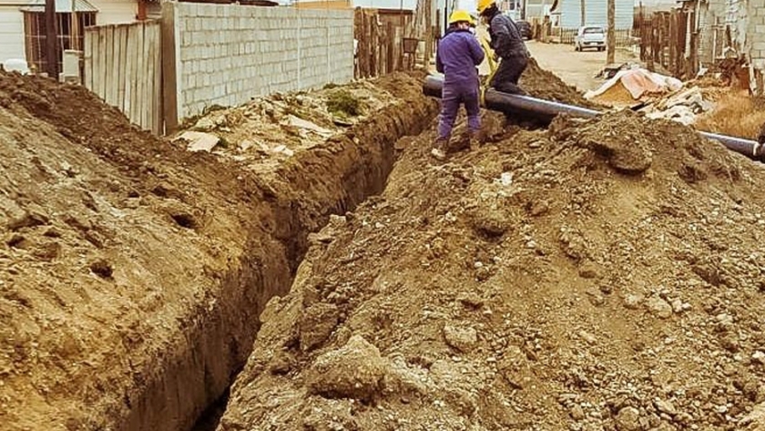 Obras Públicas inició los trabajos de la red de agua, cloaca y anexos del barrio Arraigo Sur