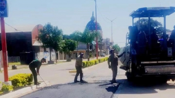 Corrientes suma más cuadras al reasfaltado de calles en Itatí