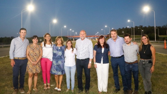 Perotti inauguró obras de iluminación en la provincia