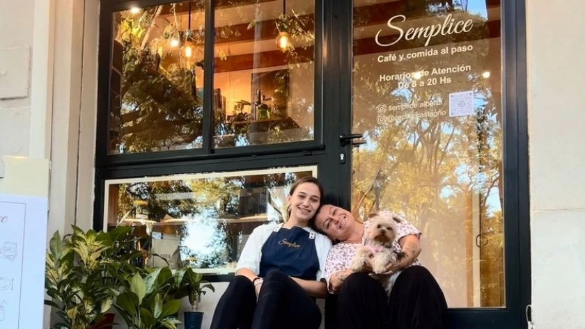 De la televisión a su propio proyecto: una chef rosarina inaugura un café con identidad de barrio