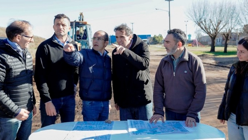 En Buenos Aires, Katopodis recorrió obras en Bolívar, Tapalqué y Saladillo