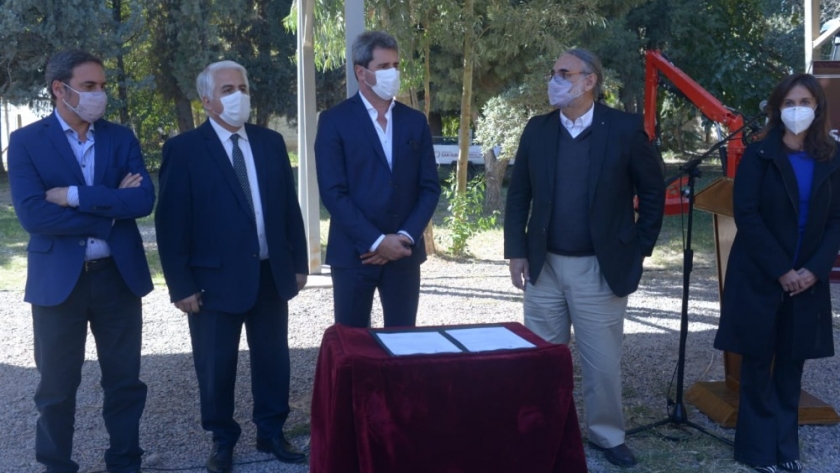 El INV firmó un convenio para potenciar la Ruta del Vino de San Juan