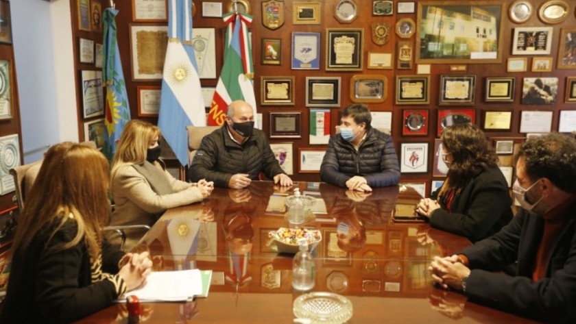 Arroyo y Secco presentaron la Canasta Ahorro en Ensenada