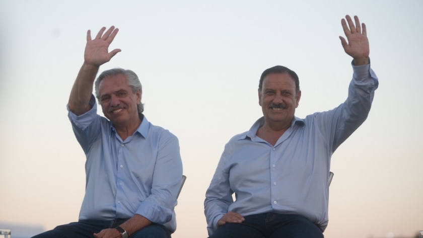 Fernández encabezó en La Rioja la primera entrega de kits de Sueño Seguro a titulares de la Asignación Universal por Hijo y por Embarazo