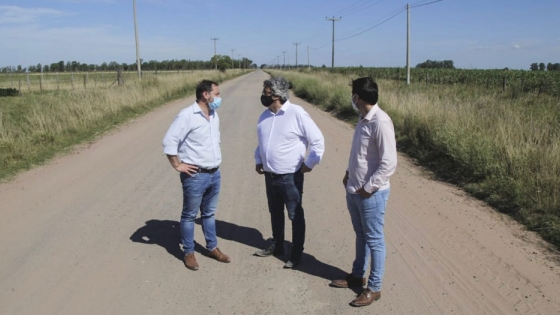 El ministro Rodríguez anunció las obras de caminos rurales para los municipios de Alem y Lincoln